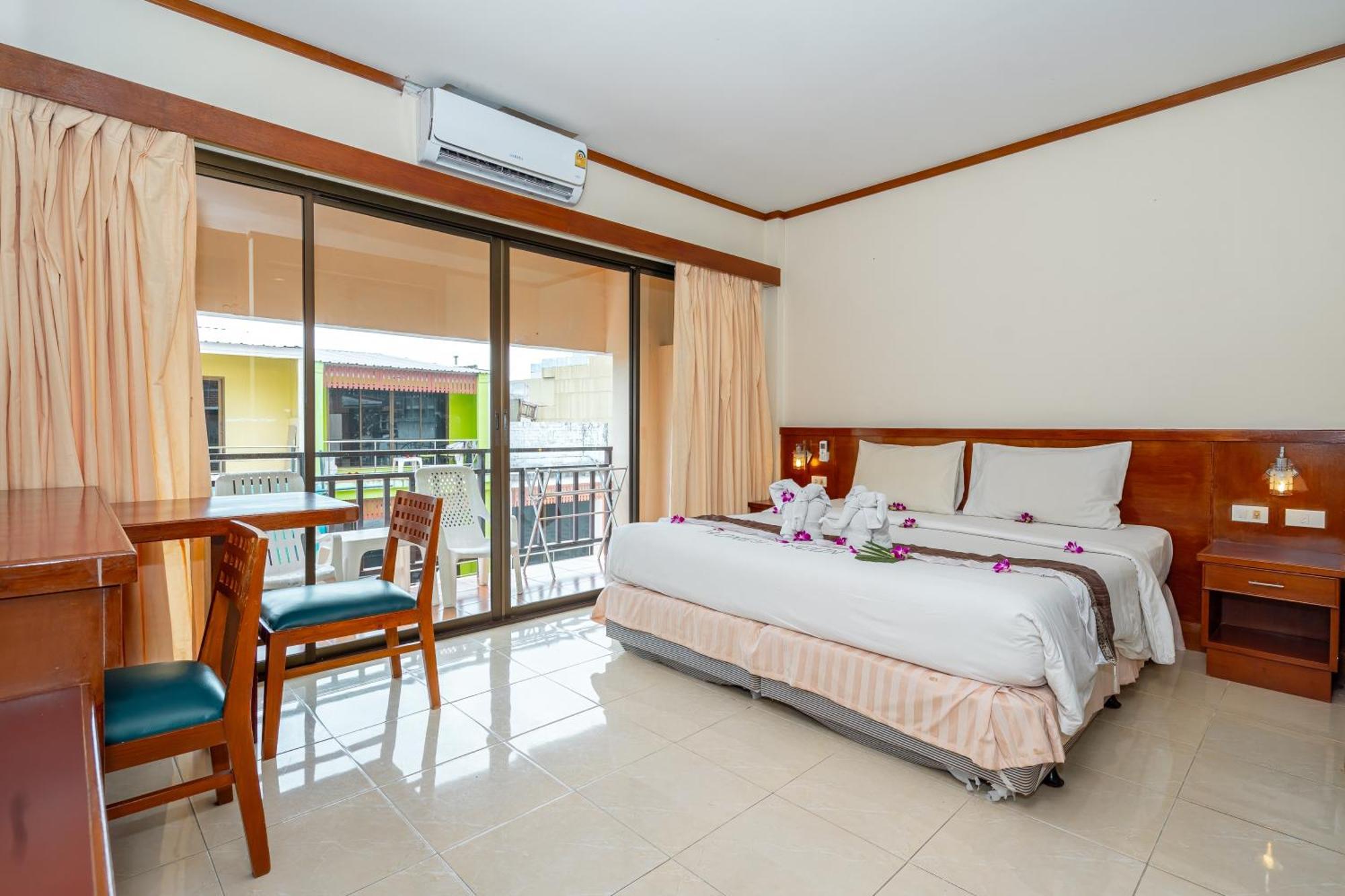 Outdoor Inn Kata Hotel Екстериор снимка