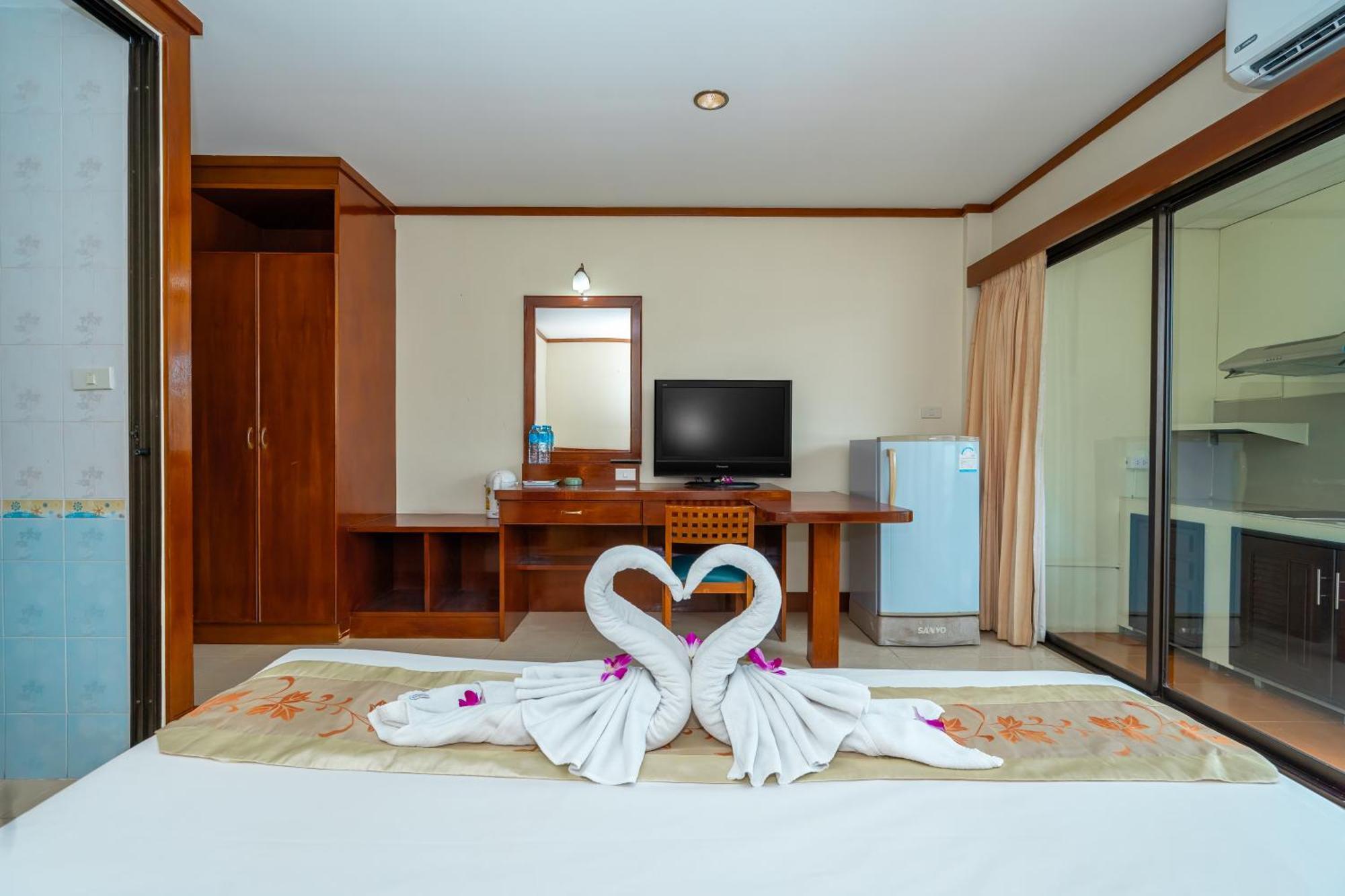 Outdoor Inn Kata Hotel Екстериор снимка