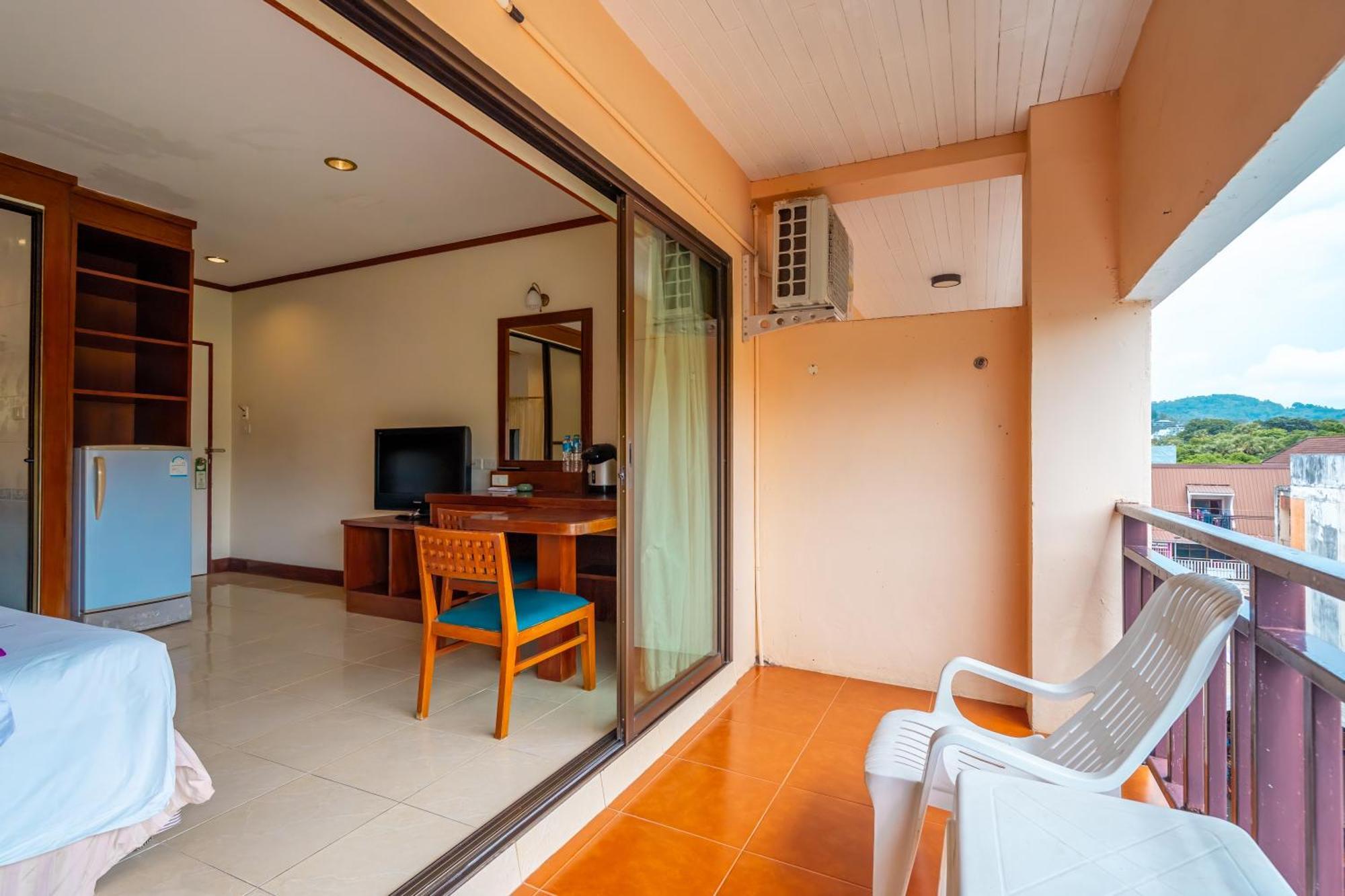 Outdoor Inn Kata Hotel Екстериор снимка