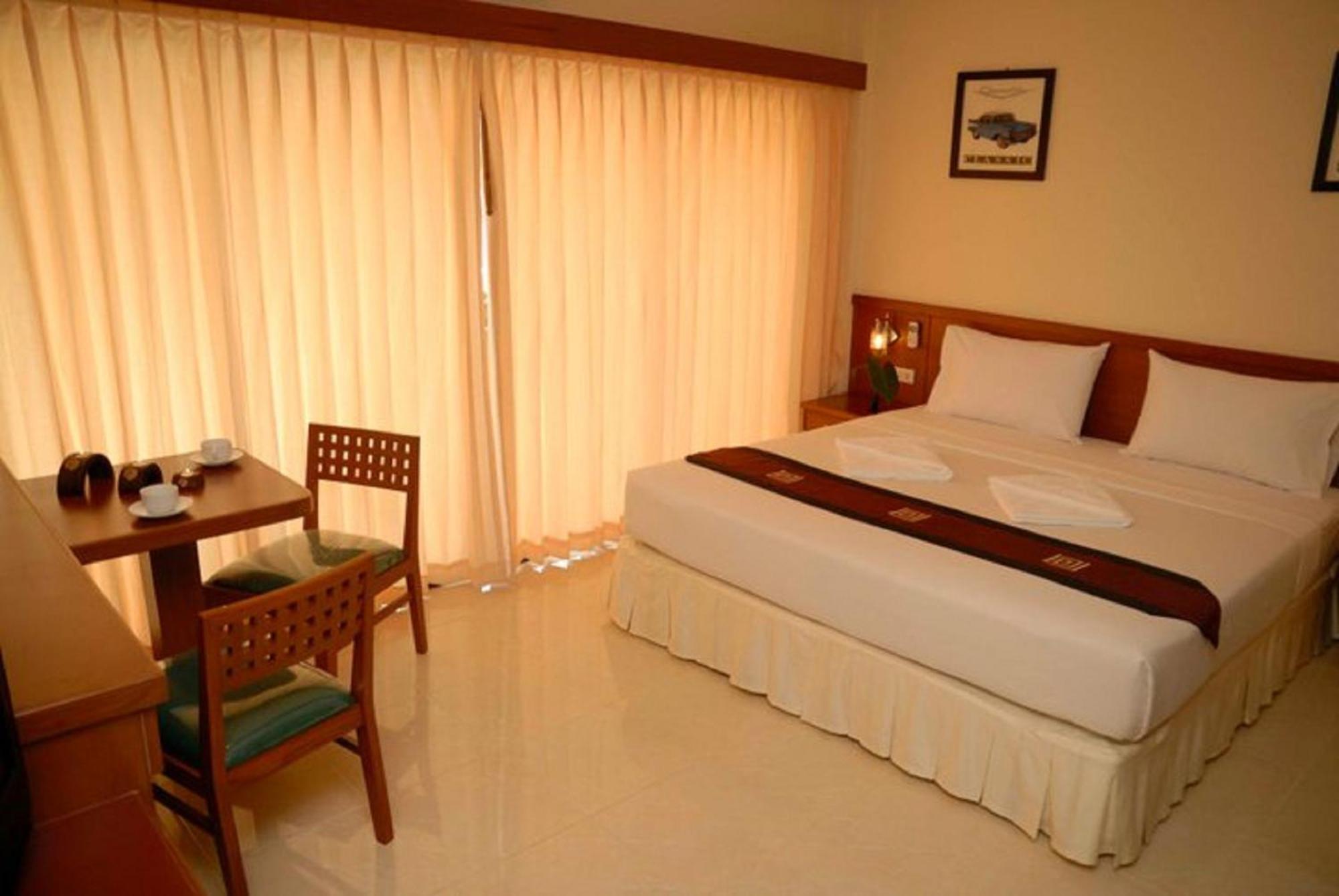 Outdoor Inn Kata Hotel Екстериор снимка